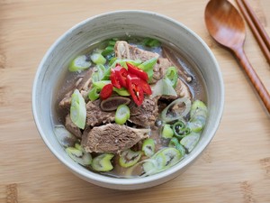 Resep Sup Iga Sapi Korea yang Bening Segar