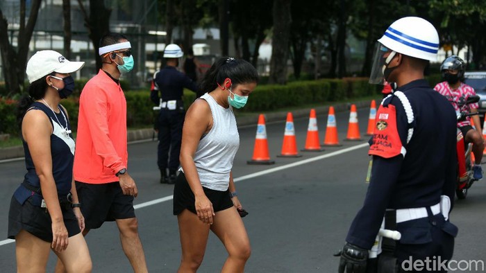 Pengelola membuka kawasan Gelora Bung Karno (GBK) saat Pembatasan Sosial Berskala Besar di Jakarta. Namun mereka memperketat penerapan protokol kesehatan.