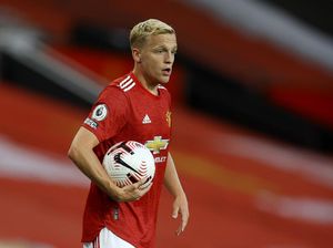 MU Disarankan Tepikan Pogba demi Van De Beek
