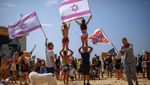 Aksi Warga Israel Demo di Pantai Tolak Lockdown Jilid 2