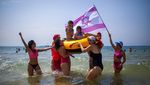 Aksi Warga Israel Demo di Pantai Tolak Lockdown Jilid 2