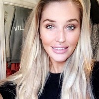 Aku menjalani operasi pertamaku pada payudara ketika berusia 19, didanai dari bekerja di klub lima malam seminggu. Aku tahu aku selalu ingin tampilan (payudara) besar dan palsu, ungkapnya dilansir Dailystar. Aku melihat wanita-wanita di Instagram dan menyukai ukuran mereka jadi aku meminta dokter bedah untuk sebesar mungkin, tambah Amber. Foto: Instagram @ambermayy__