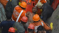 Namun, pembatasan aktivitas guna mengantisipasi penyebaran virus Corona di kawasan India membuat pemugaran bangunan tersebut tak dapat dilakukan. AP Photo/Praful Gangurde.