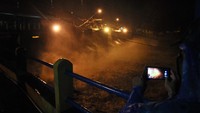 Tinggi air sungai ciliwung di Bendung Katulampa, Bogor mencapai 250 centimeter dan berstatus siaga 1 banjir untuk Jakarta.  