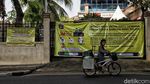 Kantor Kecamatan Kelapa Gading Disemprot Disinfektan