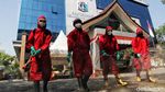 Kantor Kecamatan Kelapa Gading Disemprot Disinfektan