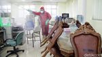 Kantor Kecamatan Kelapa Gading Disemprot Disinfektan