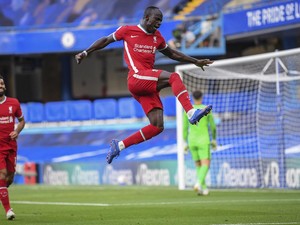 Chelsea Dapat Kartu Merah dan Gagal Penalti, Liverpool Menang 2-0