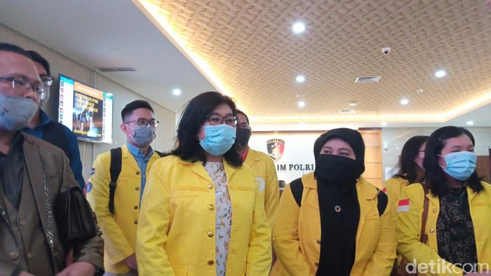 Civitas akademika Universitas Indonesia (UI) mendatangi Bareskrim