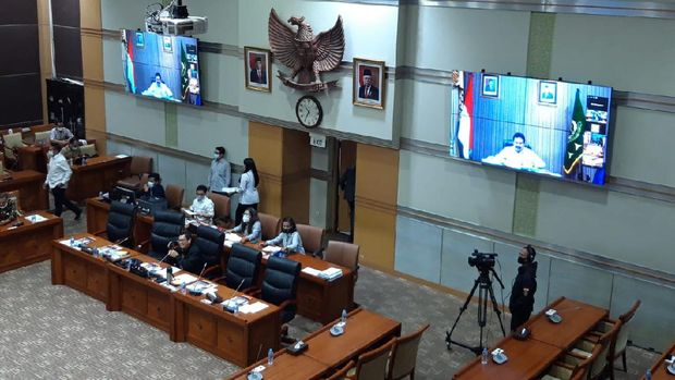 Jaksa Agung-Polri-Ketua KPK Hadir Virtual Saat Rapat