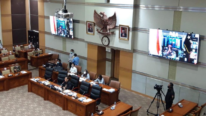 Jaksa Agung-Polri-Ketua KPK Hadir Virtual Saat Rapat