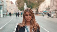 Julia Vigas adalah istri dari pemain Liverpool, Thiago Alcantara. Foto: Instagram Julia Vigas