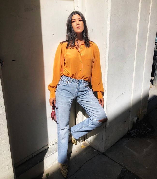 Kourtney Kardashian adalah anak tertua dari keluarga Kardashian-Jenner. Meski paling tua, namun penampilan Kourtney tak kalah dari adik-adiknya. Inilah penampilan awet muda Kourtney Kardashian di usia 41.  Foto: Instagram