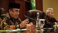 Menteri Agama (Menag) Fachrul Razi juga ikut memicu kontoversi atas pernyataannya sejak awal menjabat. Mulai dari soal doa disisipi bahasa Indonesia hingga wacana pelarangan cadar dan celana cingkrang bagi ASN. Foto: Instagram @fachrulrazi__official