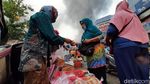 Momen Si Jago Merah Lahap Pasar Wage Purwokerto