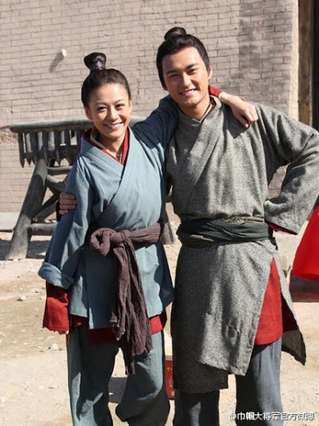 Mulan versi Elanne Kong digambarkan sebagai wanita pemberontak dan senang menggoda tunangannya. Penampilan Elanne dipuji karena mampu bertransformasi dari karakter wanita yang polos menjadi maskulin saat menjalani wajib militer dan menyamar sebagai pria. Foto: istimewa