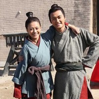 Mulan versi Elanne Kong digambarkan sebagai wanita pemberontak dan senang menggoda tunangannya. Penampilan Elanne dipuji karena mampu bertransformasi dari karakter wanita yang polos menjadi maskulin saat menjalani wajib militer dan menyamar sebagai pria. Foto: istimewa