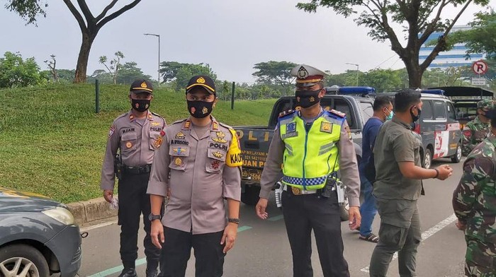 Operasi yustisi di Kelapa Dua, Kabupaten Tangerang