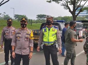 185 Orang Pelanggar PSBB di Tangerang Dihukum Push Up-Nyanyi Indonesia Raya
