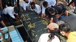 Isak Tangis Iringi Pemakaman Korban Mutilasi di Kalibata City