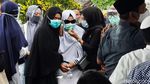 Isak Tangis Iringi Pemakaman Korban Mutilasi di Kalibata City