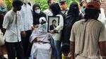 Isak Tangis Iringi Pemakaman Korban Mutilasi di Kalibata City