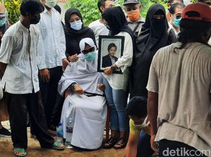 Jasad Rinaldi Korban Mutilasi Kini Telah Berbaring TPU Dekat Rumahnya