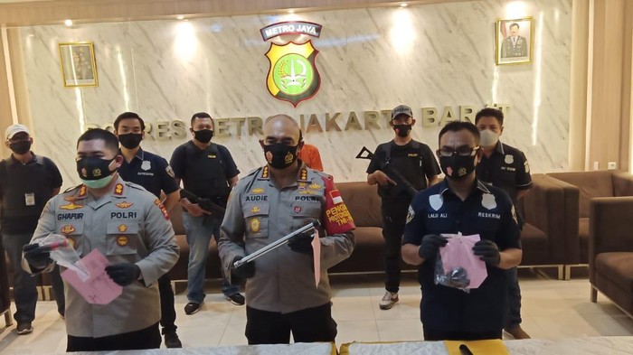 Perkelahian Antara Geng Copet di Tamansari Jakarta Barat