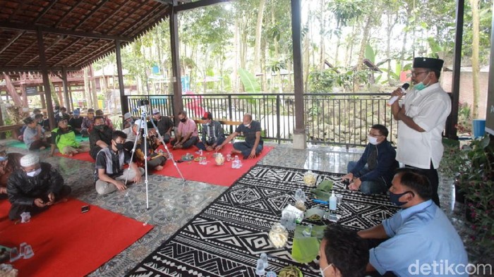 Antusiasme petani di Pilbup Banyuwangi meningkat. Sebab, salah satu calon wakil bupati yang maju merupakan seorang petani tulen.