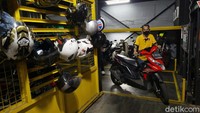 Selain menghemat lahan, para pemilik motor juga dapat menghemat kantong karena tarifnya yang murah. Meskipun begitu Soul Parking juga tetap mempertimbangkan kontribusi pajak untuk negara agar tidak ada pihak yang dirugikan. Selain agar para pengendara merasa aman karena adanya legalitas yang jelas.