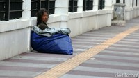 Sebagian dari mereka mengaku khawatir terpapar corona dari sampah yang dihasilkan oleh masyarakat.