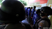 Diberitakan sebelumnya, massa menyerang acara doa menjelang pernikahan anak Habib Umar Assegaf pada Sabtu (8/8) petang. Tiga orang terluka dalam kejadian ini, salah seorang di antaranya Habib Umar Assegaf. Dia sempat dirawat di rumah sakit sehingga batal menjadi wali nikah putrinya yang digelar pada Minggu (9/8).
