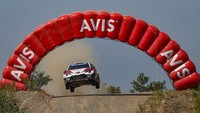 Sebastien Ogier adalah sosok yang dikenal di puncak klasemen pembalap saat ia mencoba untuk menyegel mahkota WRC ketujuh.  