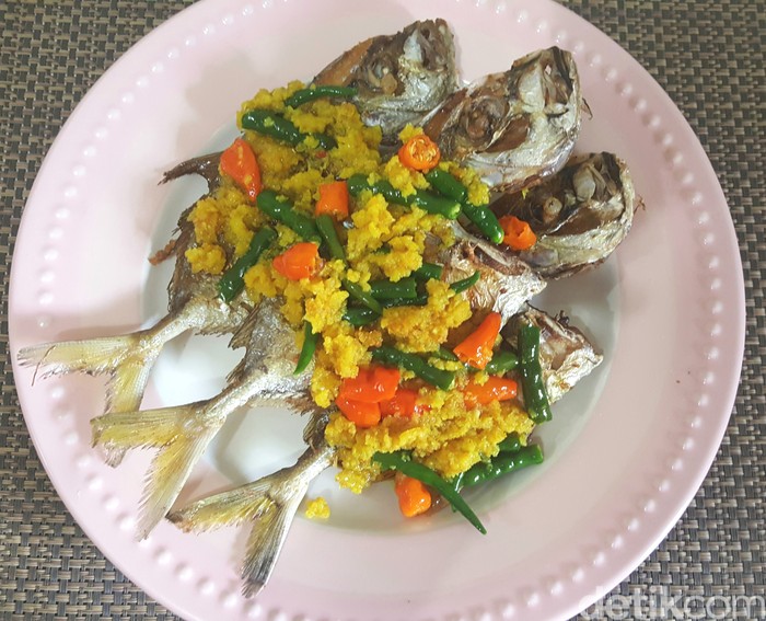 Resep Pesmol Ikan Kuwe Resep Pesmol Ikan Kuwe