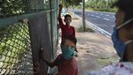 Sekolah Jalanan Untuk Warga Miskin di India