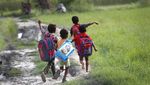 Sekolah Jalanan Untuk Warga Miskin di India