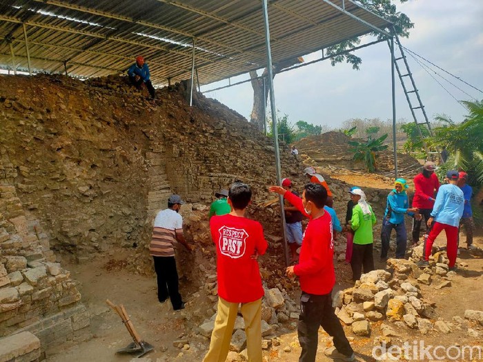 Ekskavasi Situs Candi Patakan tahap 4 dimulai hari ini. Situs ini berada di Desa Patakan, Kecamatan Sambeng, Lamongan.