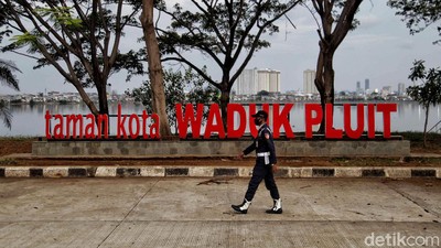 Taman Waduk Pluit di Masa PSBB Ketat