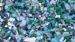 Foto: Pasir Pantai Kaca Unik dari Limbah Botol