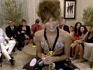 Zendaya Pecahkan Rekor Emmy Awards, Jadi Pemenang Termuda