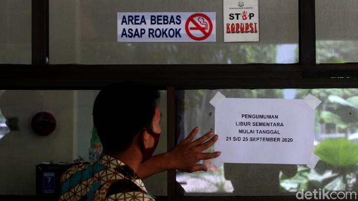 Kantor Dinas Pariwisata Solo ditutup sementara. Penutupan itu dilakukan usai ada salah satu petugas yang dinyatakan positif COVID-19.