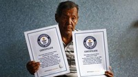 Rekor dunia itu tercatat dalam Guinness World Records pada tahun 2017. Guinness mengakui Ang Rita sebagai satu-satunya orang di dunia yang telah mendaki Gunung Everest 10 kali tanpa tangki oksigen, antara 1983 dan 1996. dok.BBC  
