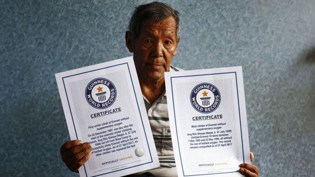 Pendaki legendaris Everest, Ang Rita Sherpa meninggal dunia pada usia 72 tahun. Pria yang dijuluki macan tutul salju (Snow Leopard) itu terkenal karena sanggup mendaki Gunung Everest 10 kali tanpa bantuan oksigen