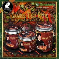 Sambal Anne Avantie terdiri dari berbagai varian, mulai dari teri-petai, cumi-petai hingga krecek. Harganya berkisar antara Rp 99 ribu - Rp 369 ribu. Untuk memberi keunikan tersendiri, ia membubuhkan tanda tangannya pada kemasan sambal. Diakui Anne, dagangannya mendapat sambutan positif dari pasar. Pesanan bahkan datang dari berbagai kota, bahkan di luar pulau Jawa. Omzetnya lumayan, kata Anne yang enggan menyebut angka keuntungan yang dikantongi. (Foto: Instagram/@anneavantieheart)