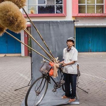 Fotografer Panji Indra Jepret Pesepeda Lewat The Cyclist's Potrait