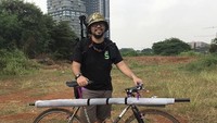Sejak akhir Agustus, fotografer Panji Indra menjepret para pesepeda bersama sepeda kesayangannya.  Foto: thecyclistportrait, Panji Indra/ Instagram