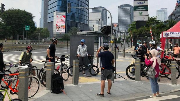 Fotografer Panji Indra Jepret Pesepeda Lewat The Cyclist's Potrait