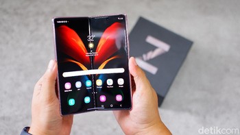 Galaxy Z Fold 2, harga saat dirilis mulai dari Rp 33 juta. Foto: Adi Fida Rahman/detikINET