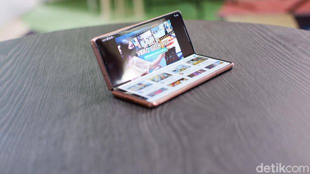 Galaxy Z Fold 2