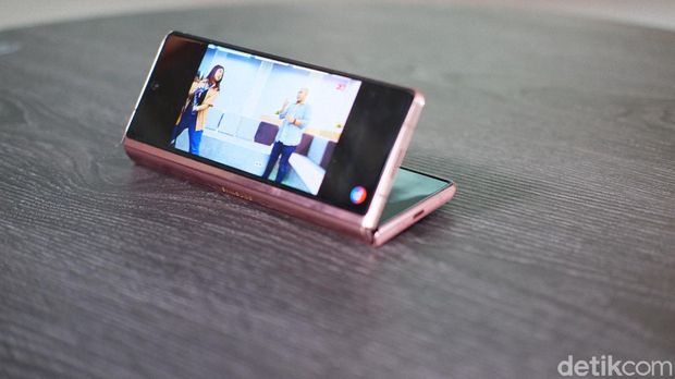 Galaxy Z Fold 2